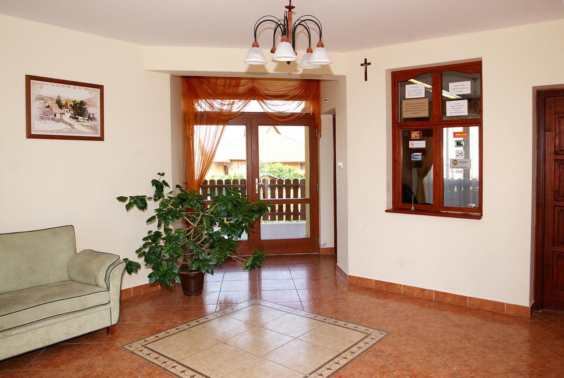 Pihenokereszt Panzio Bed & Breakfast Sopron Exterior photo