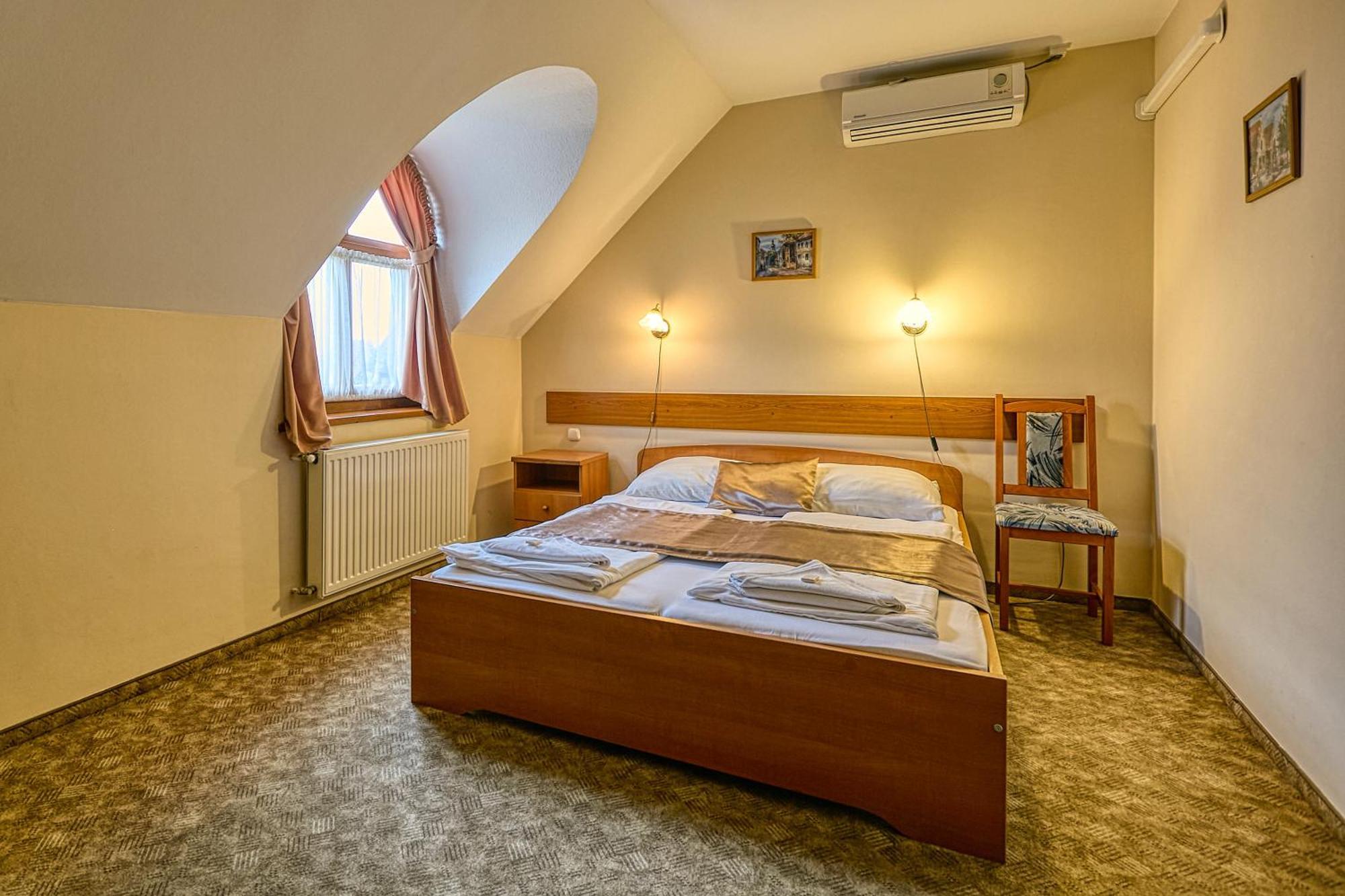 Pihenokereszt Panzio Bed & Breakfast Sopron Exterior photo