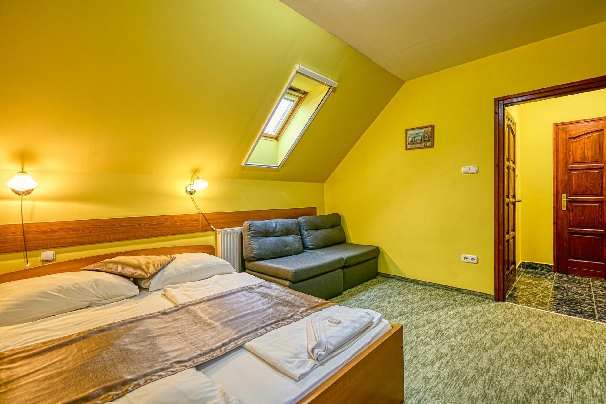 Pihenokereszt Panzio Bed & Breakfast Sopron Exterior photo