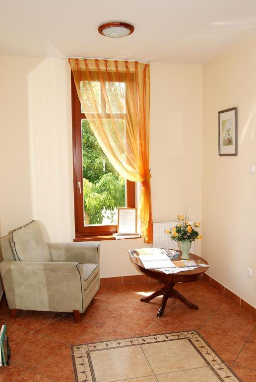 Pihenokereszt Panzio Bed & Breakfast Sopron Exterior photo