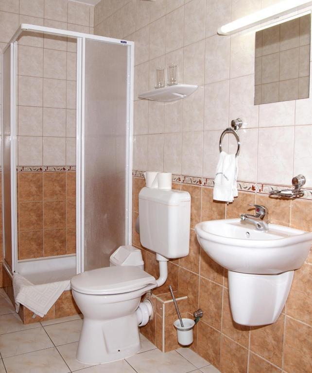 Pihenokereszt Panzio Bed & Breakfast Sopron Room photo