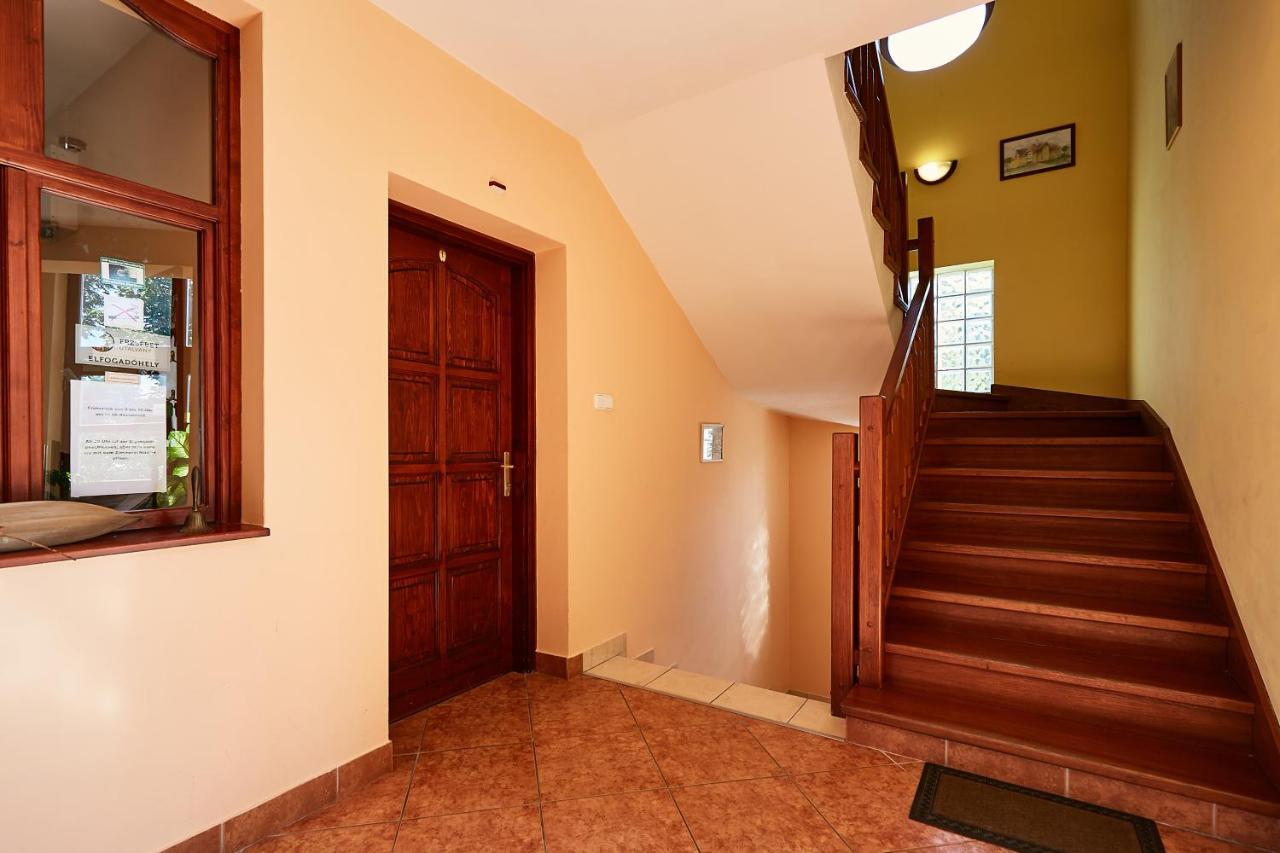 Pihenokereszt Panzio Bed & Breakfast Sopron Exterior photo