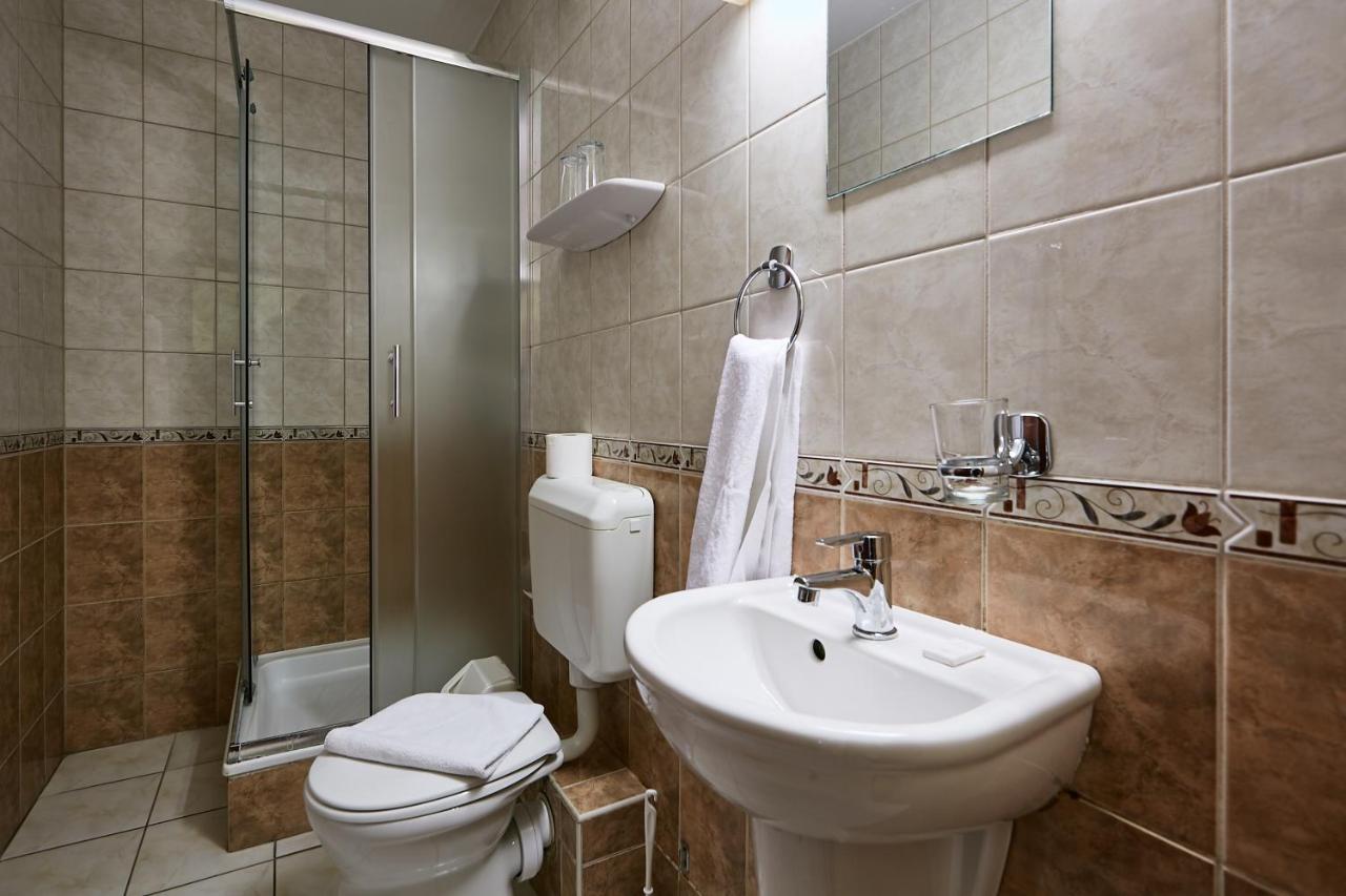 Pihenokereszt Panzio Bed & Breakfast Sopron Exterior photo